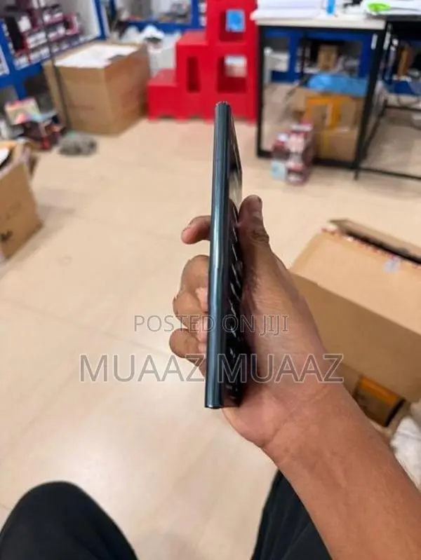 Samsung Galaxy S22 Ultra (Used)