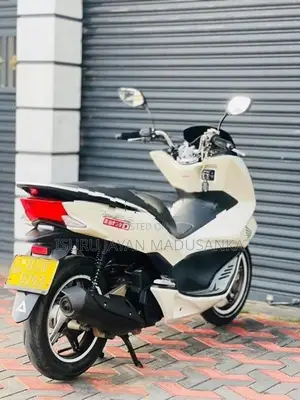 Honda PCX 125 Deluxe 2020