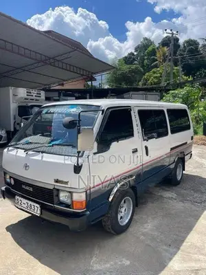 Toyota Hiace LH61 Long 1986