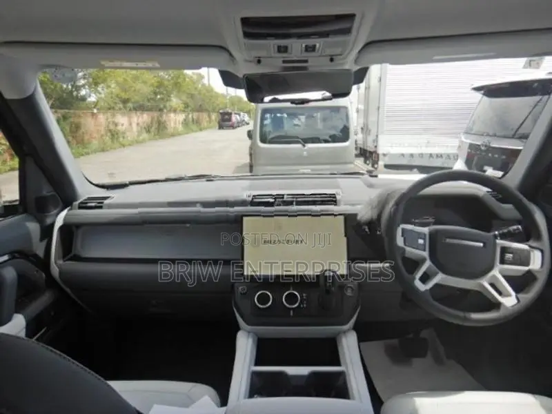 Land Rover Defender 110 XE 2026
