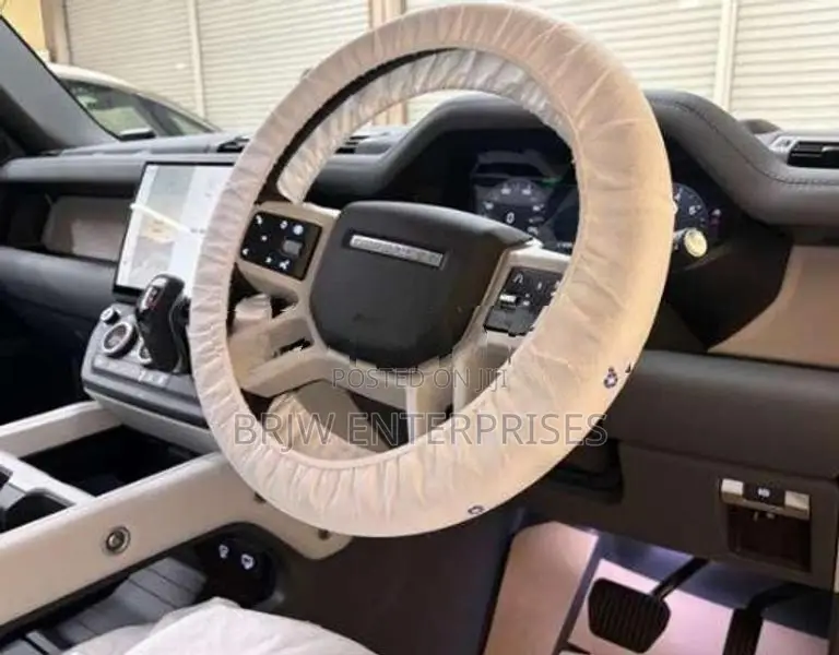 Land Rover Defender 2026