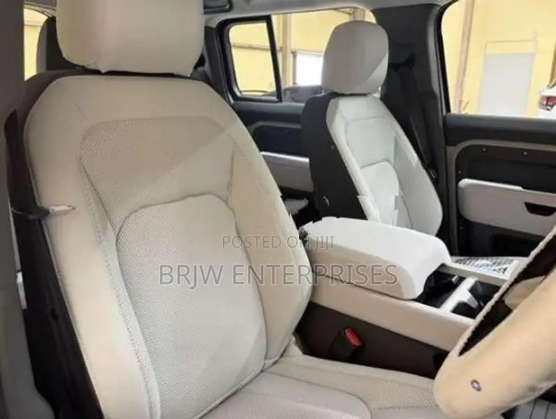 Land Rover Defender 2026