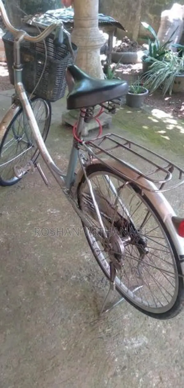 ලේඩ්ස් බයික්