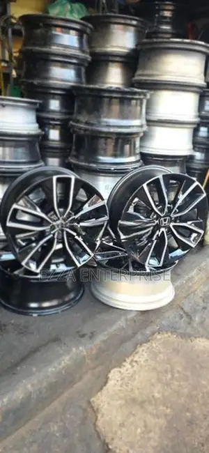 Honda Vezel Rv5 Size 18