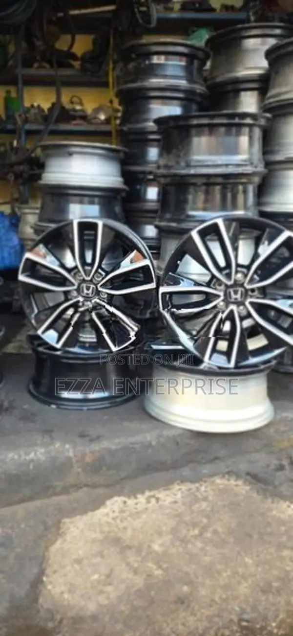 Honda Vezel Rv5 Size 18