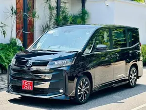 Toyota Noah 2022