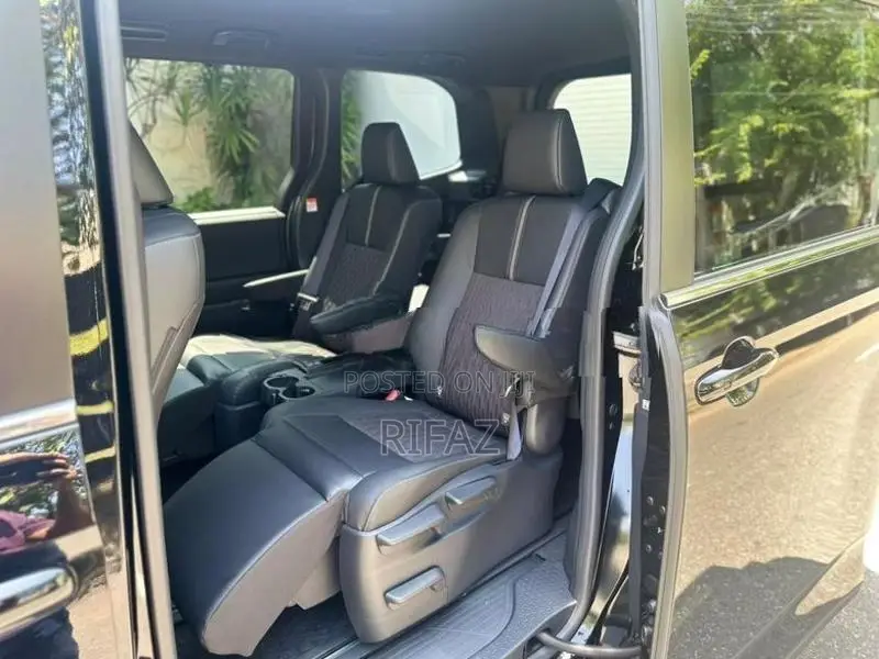 Toyota Noah 2022