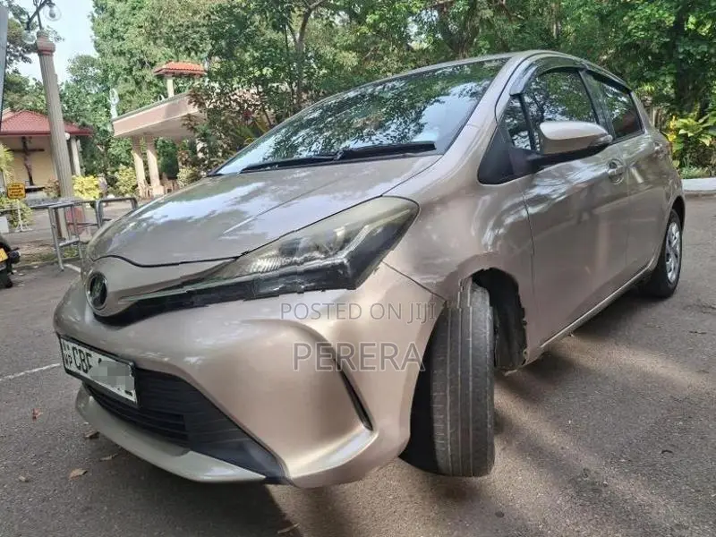 Toyota Vitz 2015