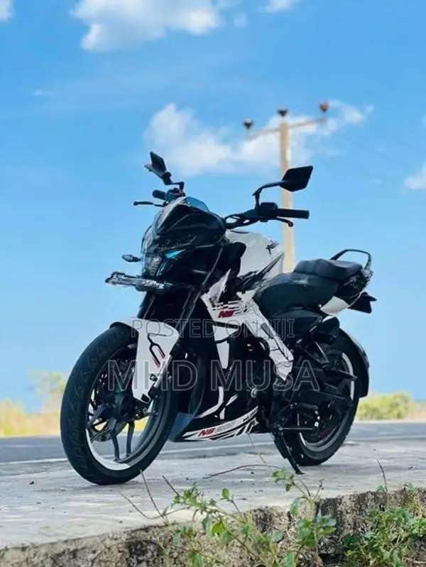Bajaj Pulsar NS200 2025