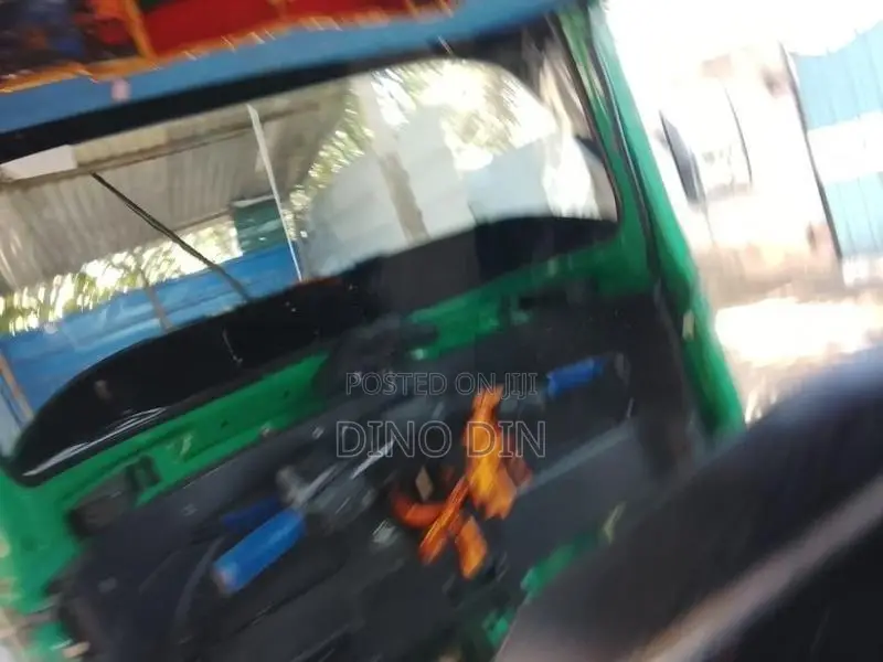Bajaj RE 2016