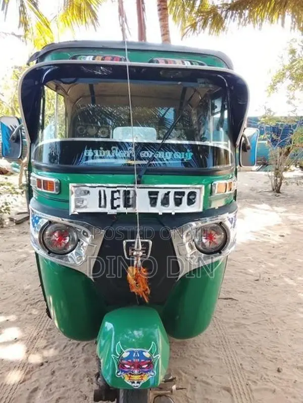 Bajaj RE 2016