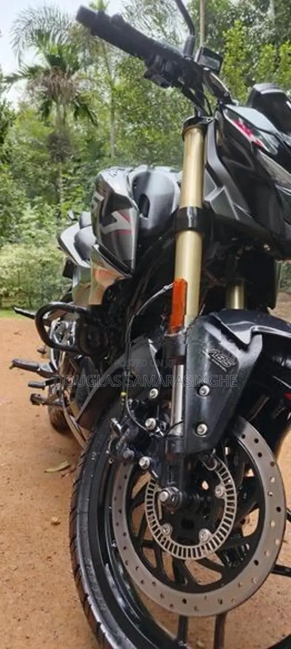 Bajaj Pulsar N160 Premium 2026