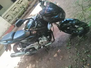 Bajaj Pulsar 180 2011