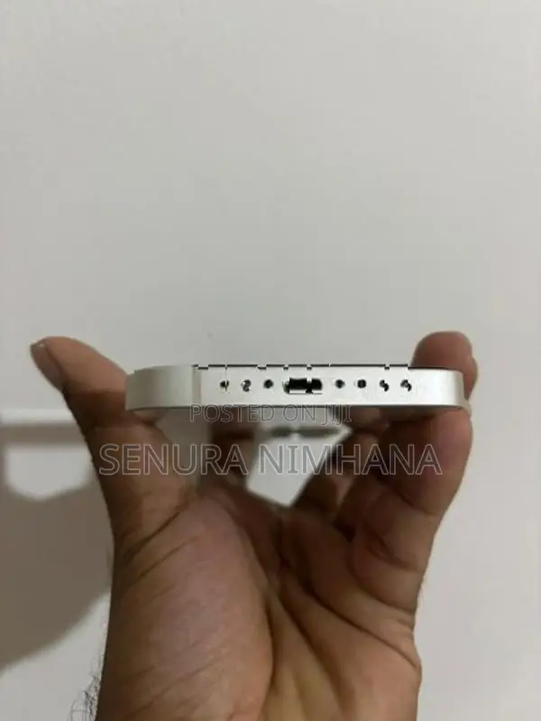 Apple iPhone 13 (Used)