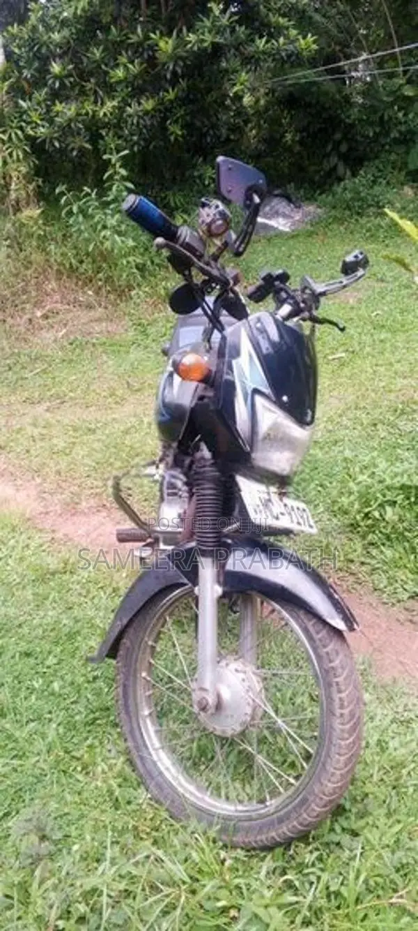 Bajaj CT100 2005