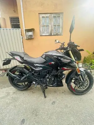 Bajaj Pulsar N160 Premium 2025