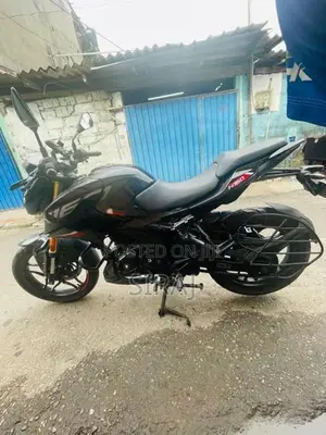 Bajaj Pulsar N160 Premium 2025