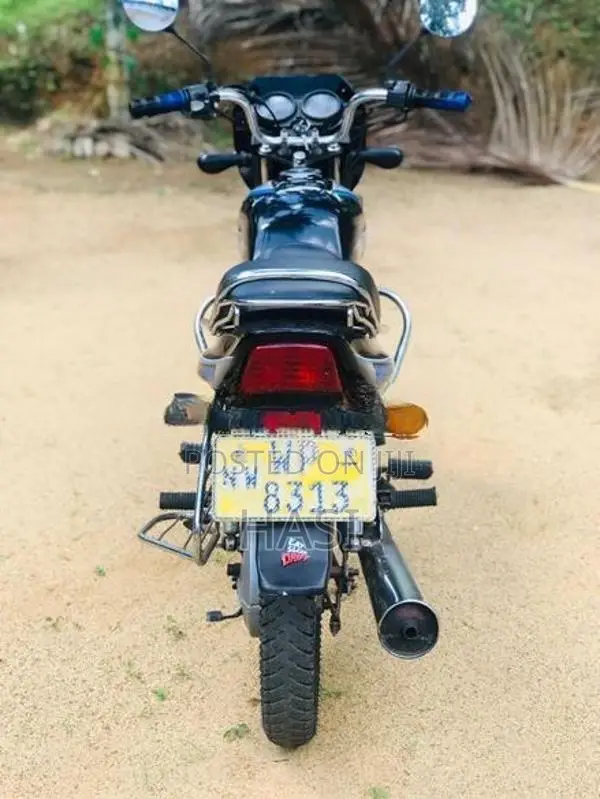 Bajaj CT100 2011