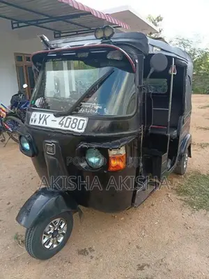 Bajaj RE 2011
