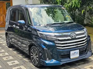 Toyota Roomy Custom GT 2025