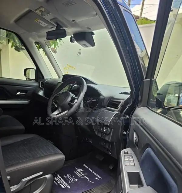 Toyota Roomy Custom GT 2025