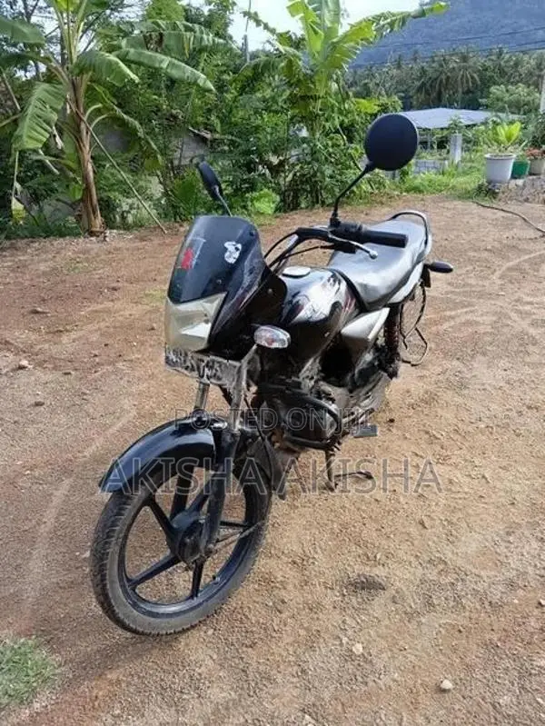 Bajaj Platina 100 2015