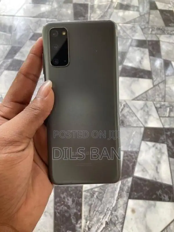 Samsung Galaxy S20 (Used)
