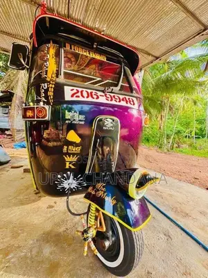 Bajaj RE 2000