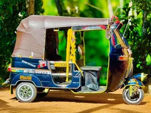 Bajaj RE 2000