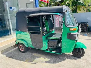 Bajaj RE 2017