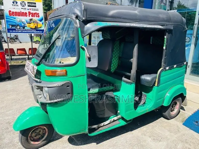 Bajaj RE 2017