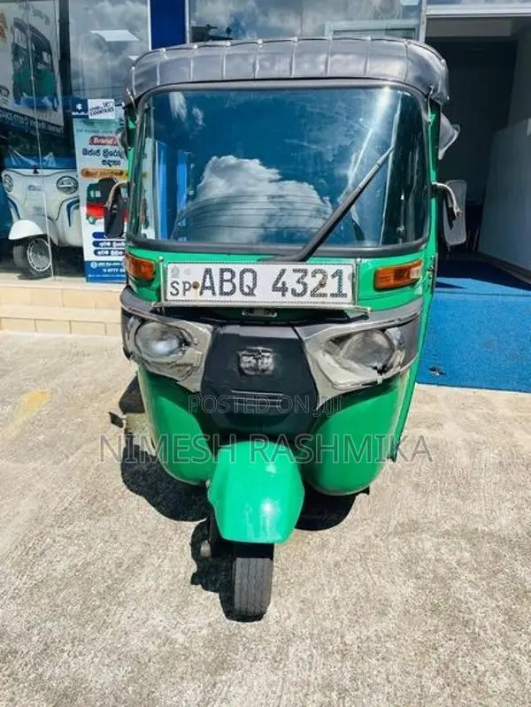 Bajaj RE 2017
