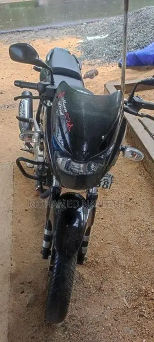 Bajaj Pulsar 180 2011