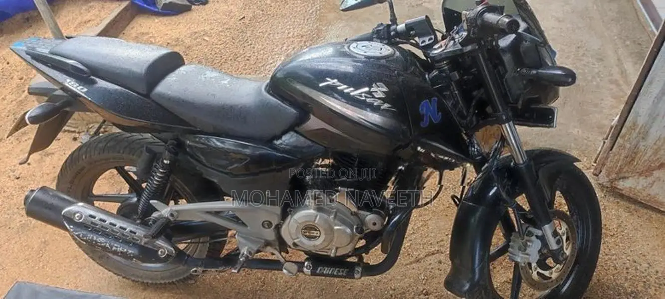 Bajaj Pulsar 180 2011