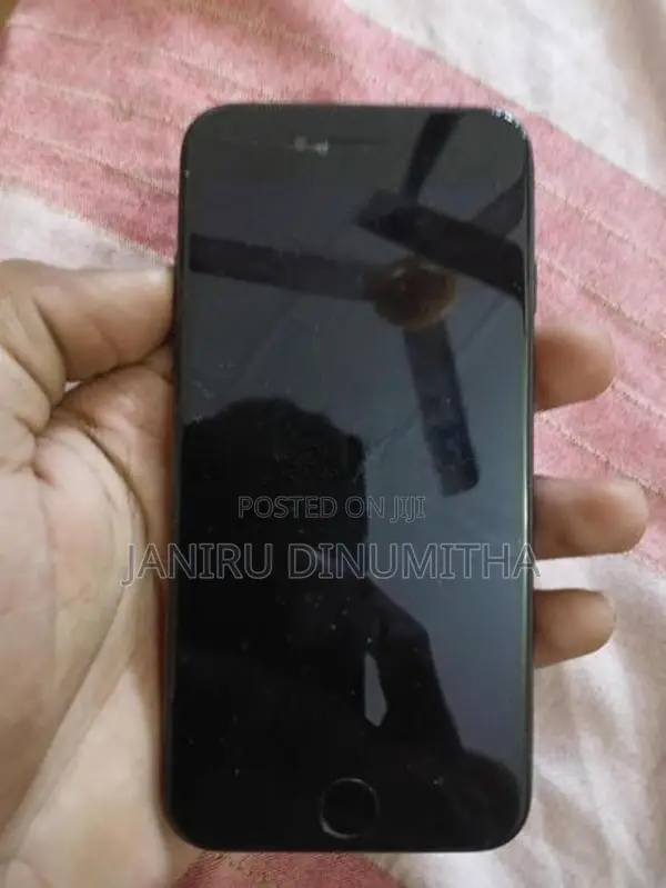 Apple iPhone 7 (Used)