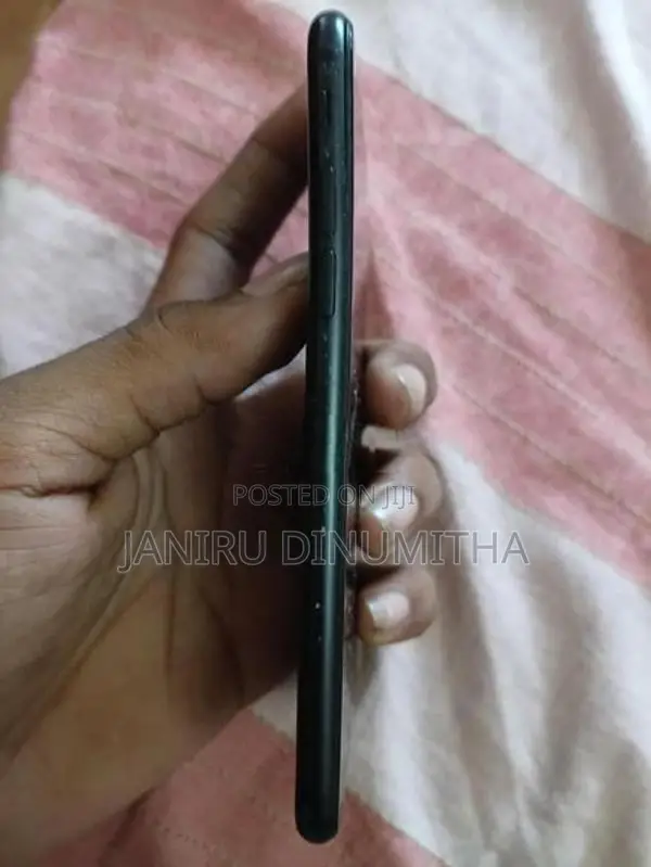 Apple iPhone 7 (Used)