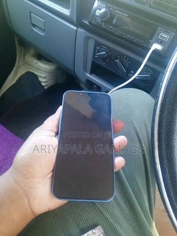 Apple iPhone 13 (Used)