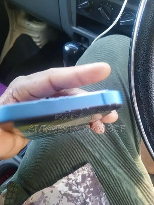 Apple iPhone 13 (Used)