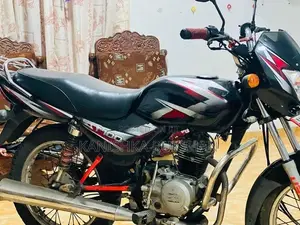 Bajaj CT100 2016