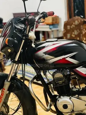 Bajaj CT100 2016