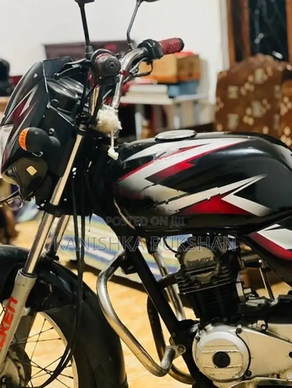 Bajaj CT100 2016