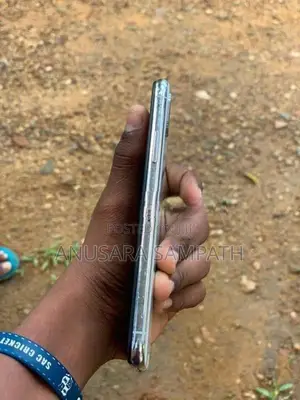 Apple iPhone X (Used)