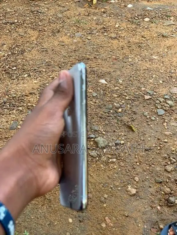 Apple iPhone X (Used)