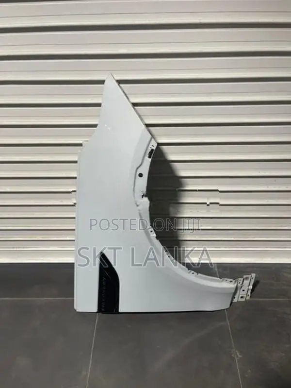 Genuine Discovery 5 2019 Driver Fender Wing - White L462 Sport Vogue