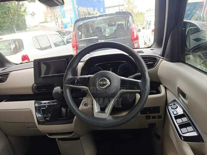 Nissan Roox 2024