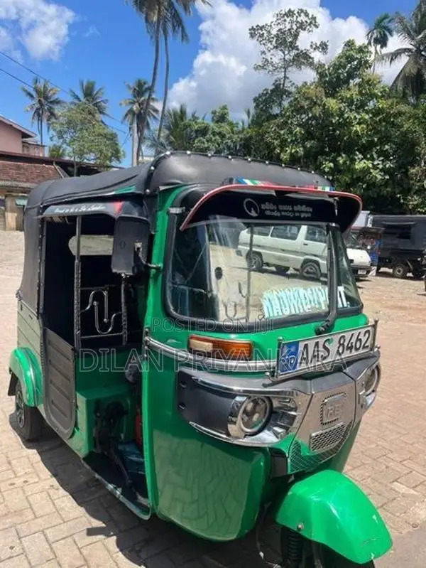 Bajaj RE 2014