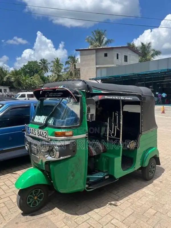 Bajaj RE 2014