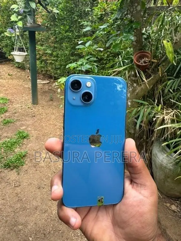 Apple iPhone 13 (Used)
