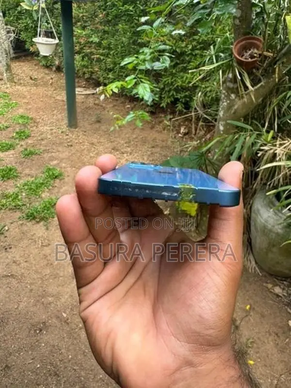 Apple iPhone 13 (Used)