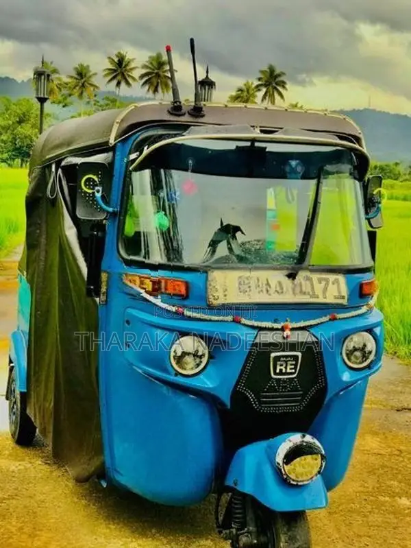 Bajaj RE 2015